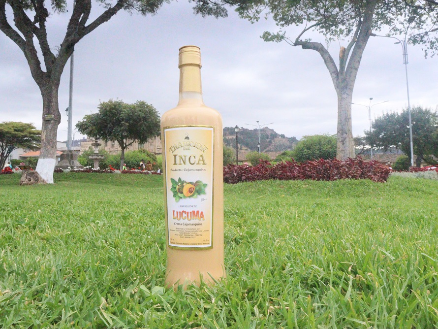 Coctel de Lúcuma